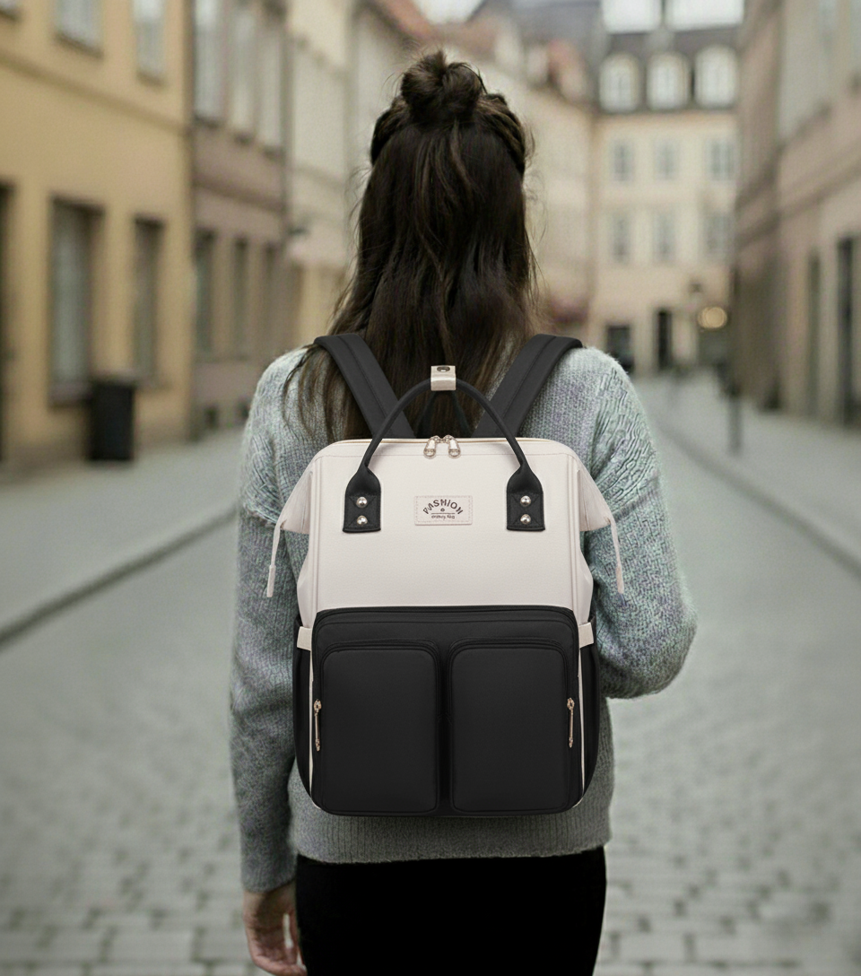 sac à dos à langer noir et blanc bébé